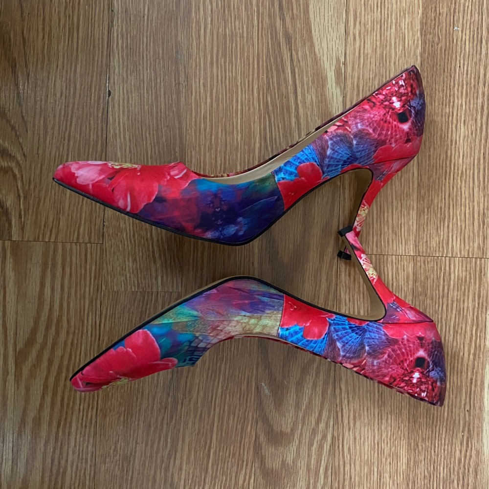 Nine West pointed toe flower fabric heels 3.5”